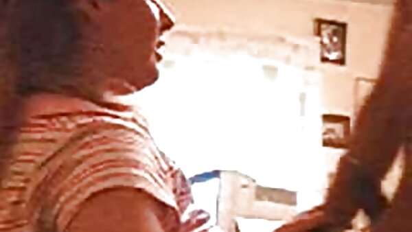 காமம் நிறைந்த வெளிர் பொன்னிற காதலி வீட்டில் பின்னால் இருந்து கொடூரமாக தாக்கப்படுகிறார்